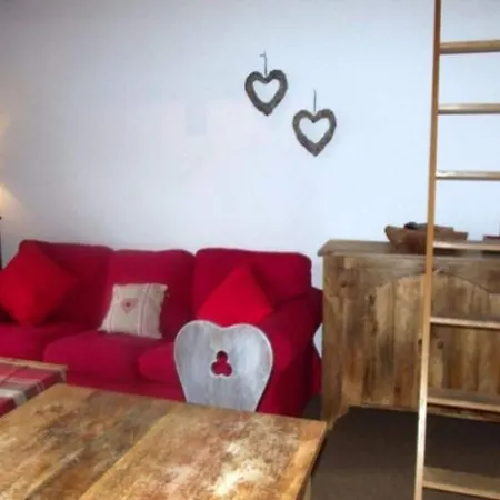 Appartement In Les With Storage